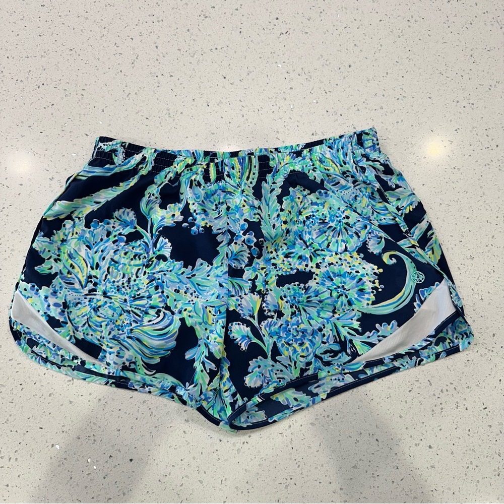 Lilly Pulitzer Luxletic Lined Shorts Size Medium 4” inseam